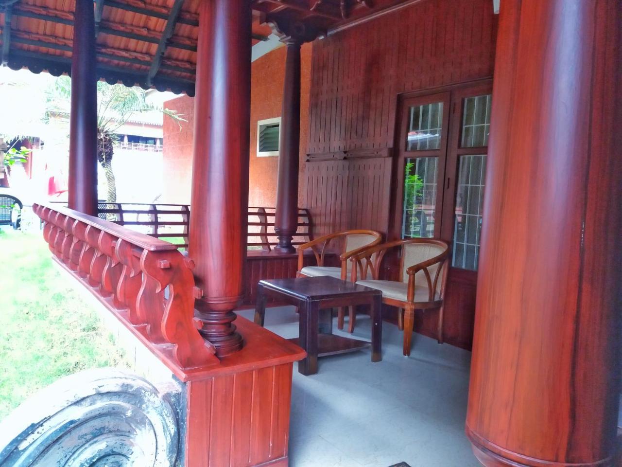 Готель Nikhil Ayurvedic Heritage Варкала Екстер'єр фото